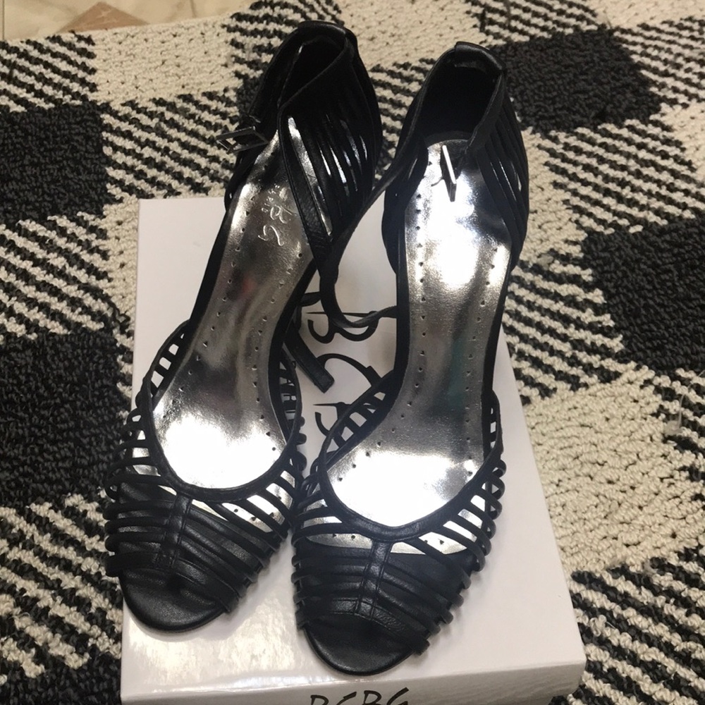 BCBG girls sandals black